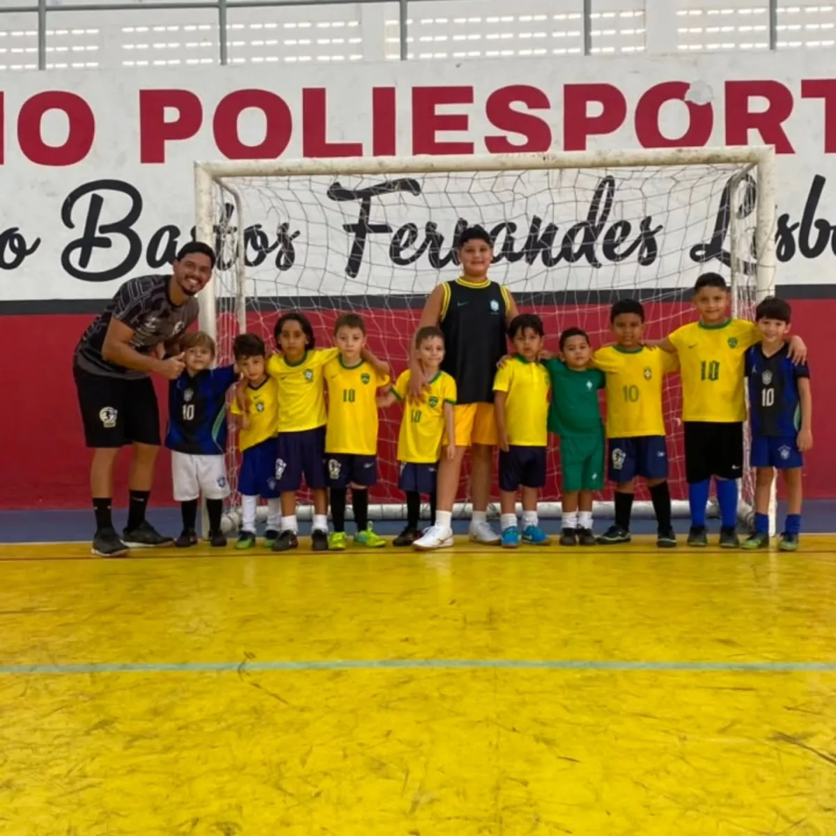 Nossos Craques em clima de Copa e já Trajados pra torcer pro Brasil hoje hein 🇧🇷