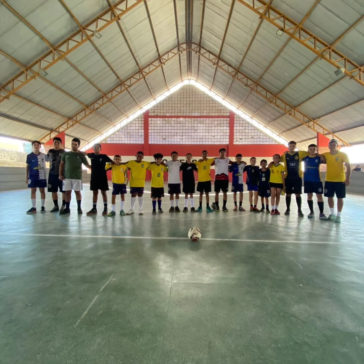 Nossos Craques em clima de Copa e já Trajados pra torcer pro Brasil hoje hein 🇧🇷